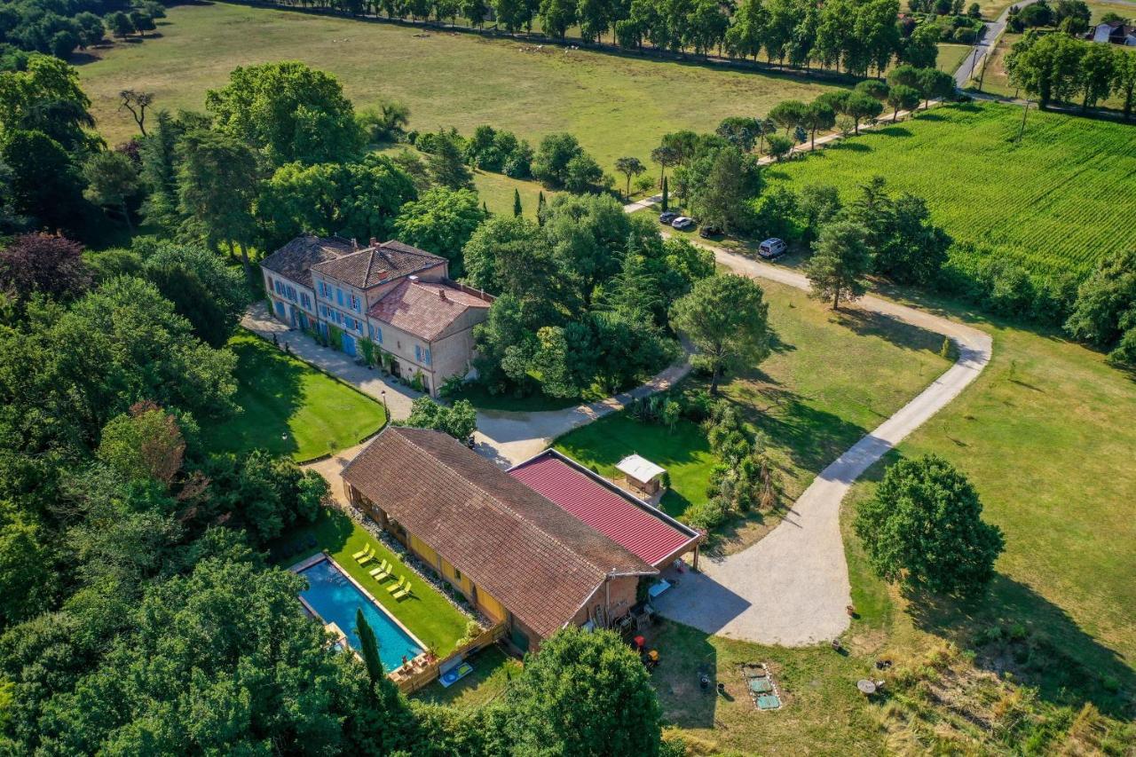 Отель Le Manoir Du Thouron Saint-Sulpice  Экстерьер фото