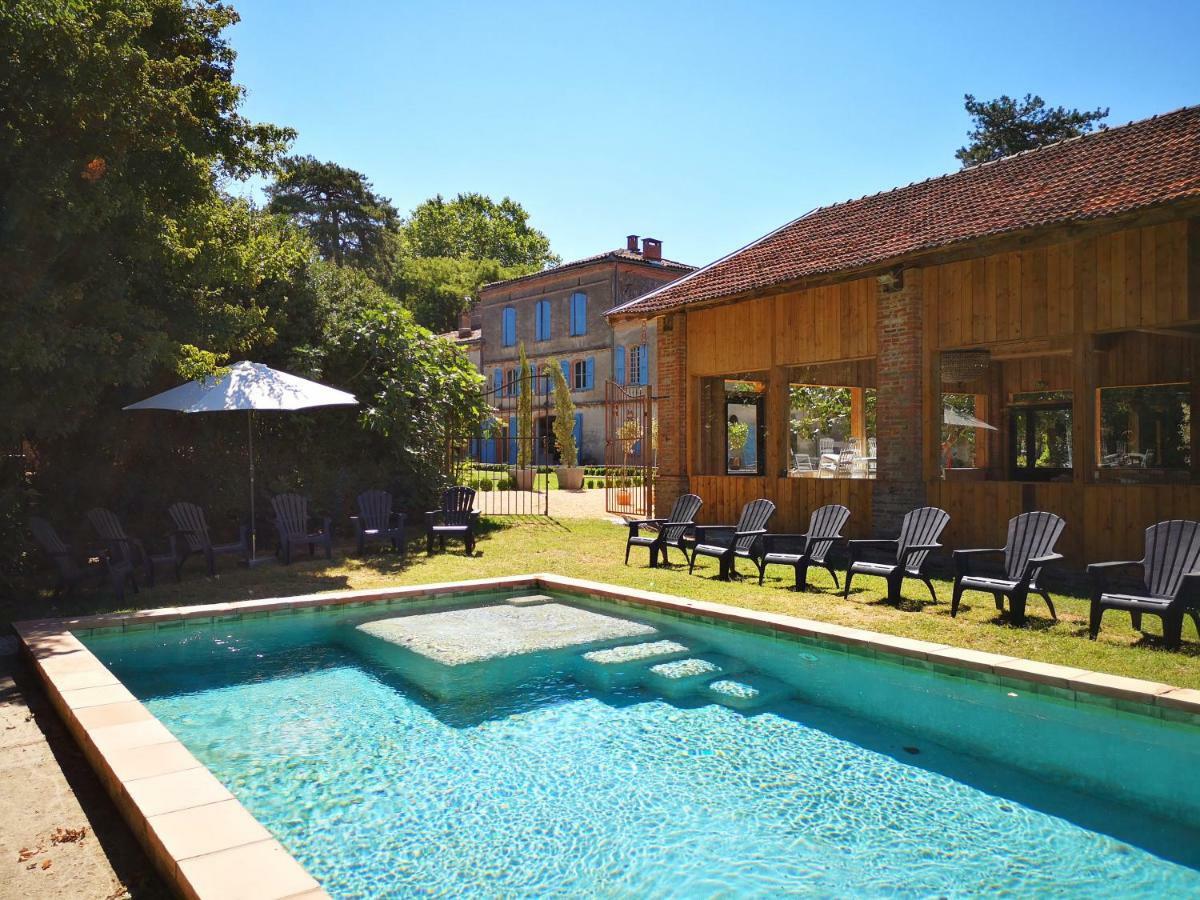 Отель Le Manoir Du Thouron Saint-Sulpice  Экстерьер фото