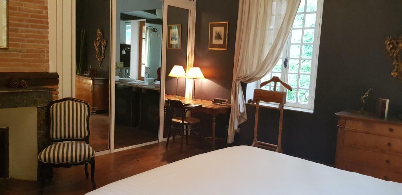 Отель Le Manoir Du Thouron Saint-Sulpice  Экстерьер фото