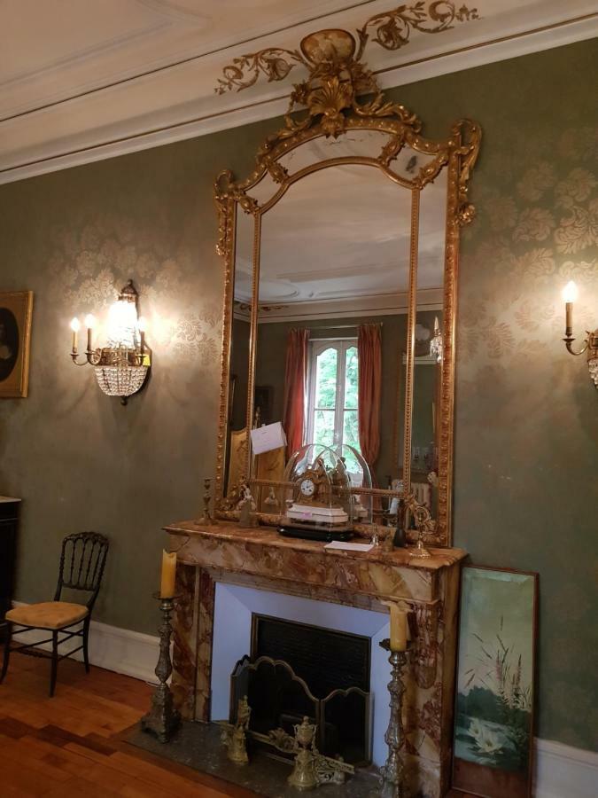 Отель Le Manoir Du Thouron Saint-Sulpice  Экстерьер фото